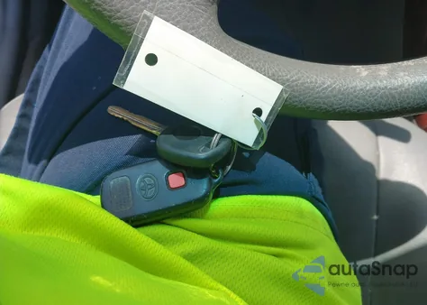 2005 Toyota Camry Le/Xle/Se из США, поврежденный, VIN 4T1BF30K15U592661